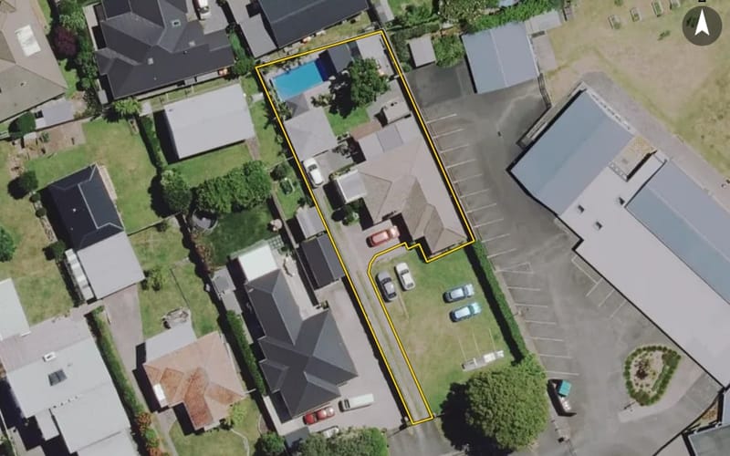 17 Woodstock Road