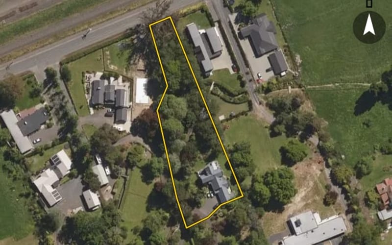 99 Gladstone Road South