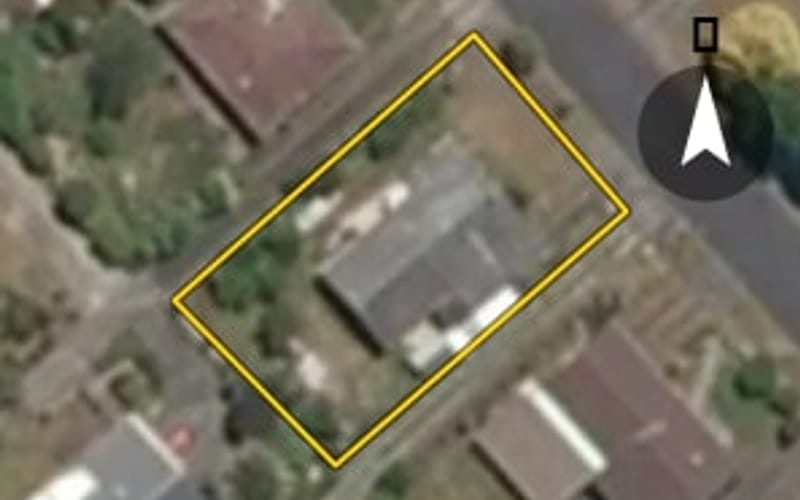 24 Hall Crescent