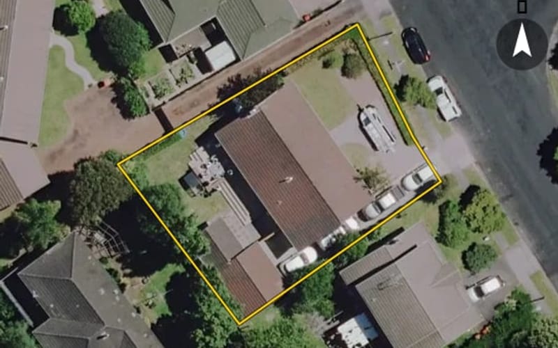 32 McMeekan Avenue