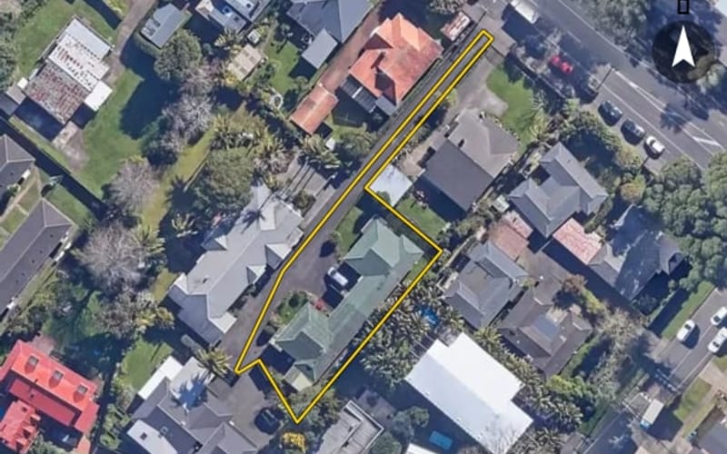 2/15A Mount Albert Road