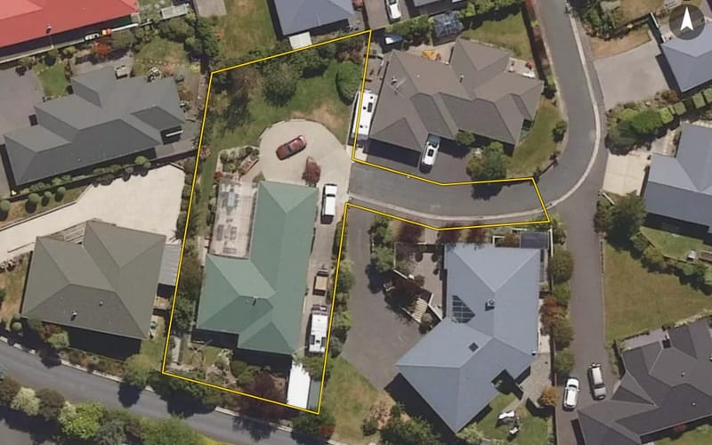8 Sunninghurst Drive