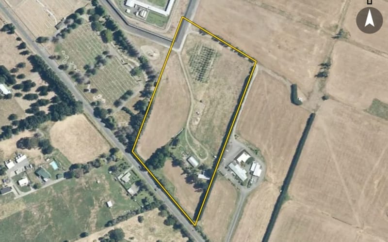 62 Mangaroa Road