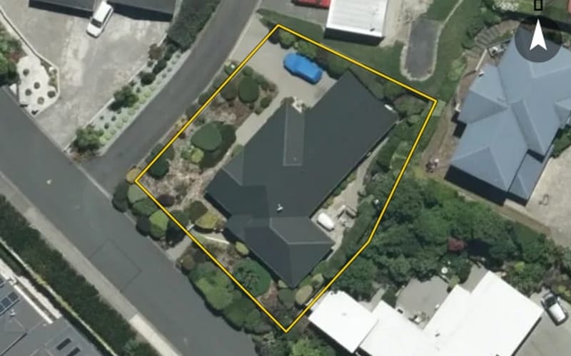 4 Commodore Place