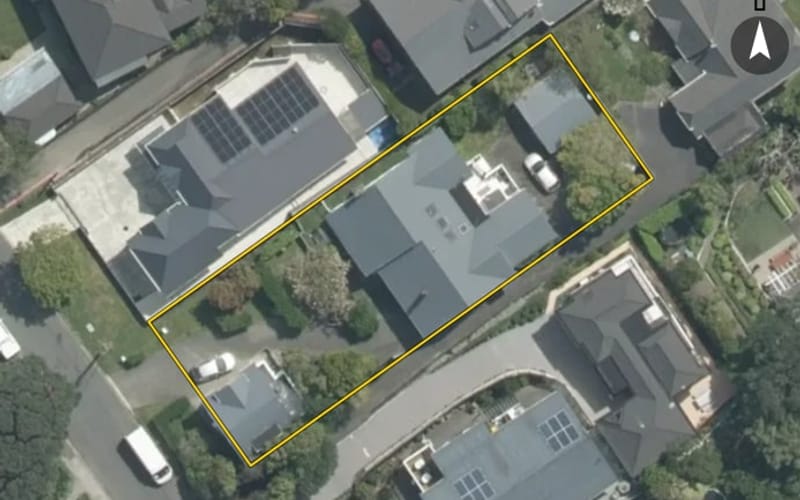 15 Lochiel Road