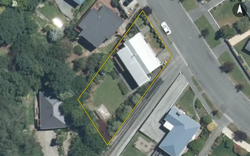 32 Hill View Crescent