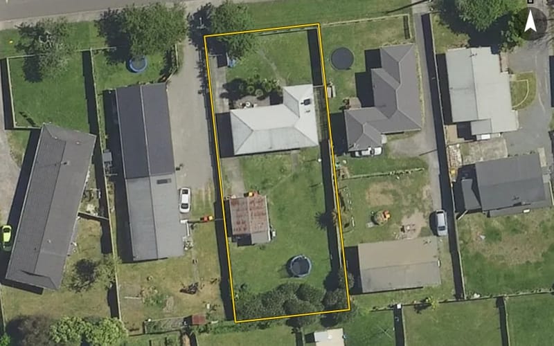 24 Leslie Avenue