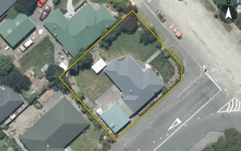 19 Saunders Road