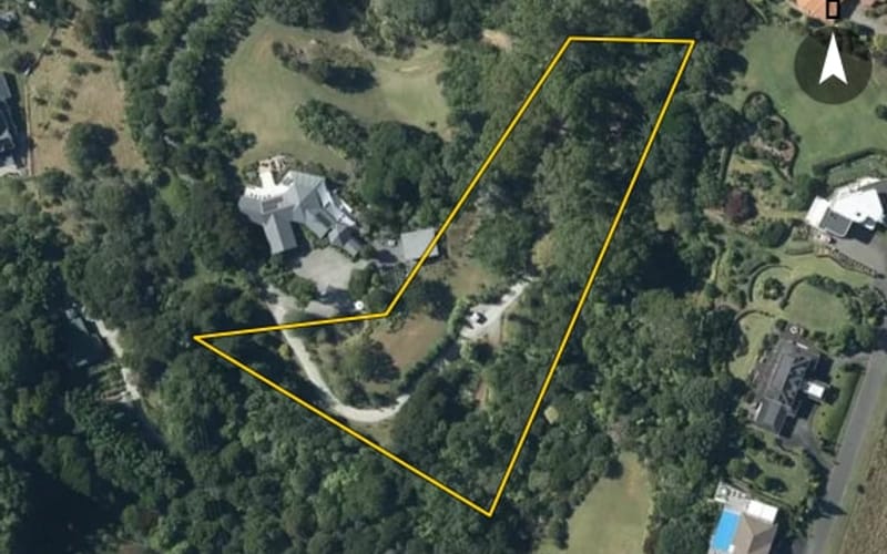 18 Brick Bay Drive