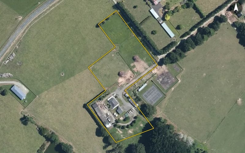 20 Mangamutu Domain Road