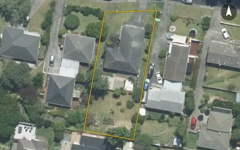 32 Holt Avenue
