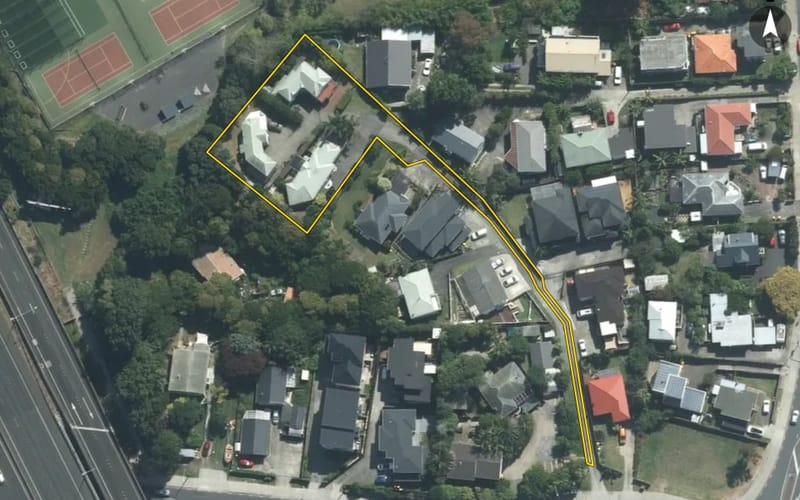 2/23 Wairau Road