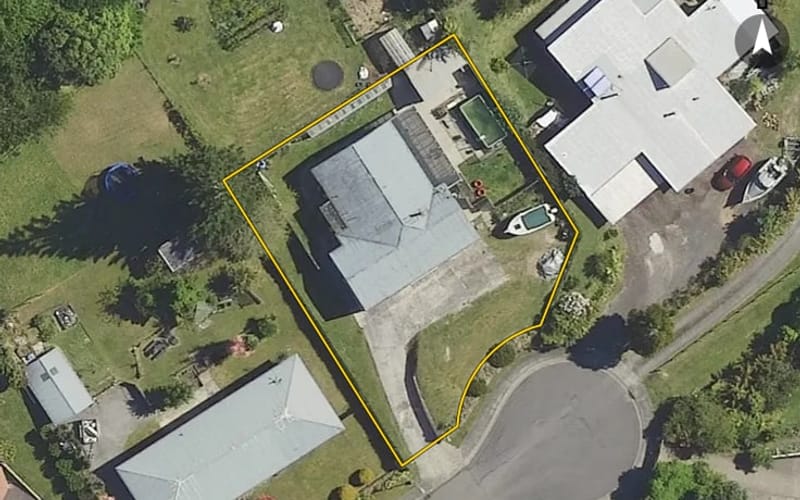 36 Russell Crescent