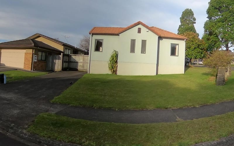2 Stonegate Close