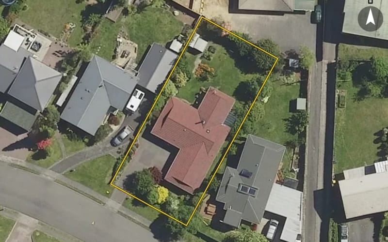 8 Wychwood Crescent