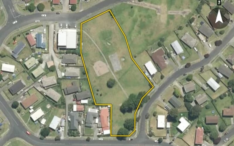 11R Laurelia Place