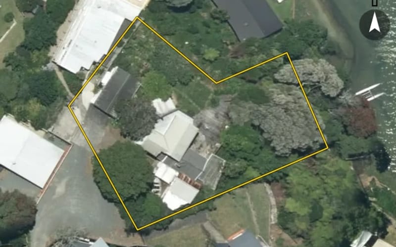 85 Lorenzen Bay Road