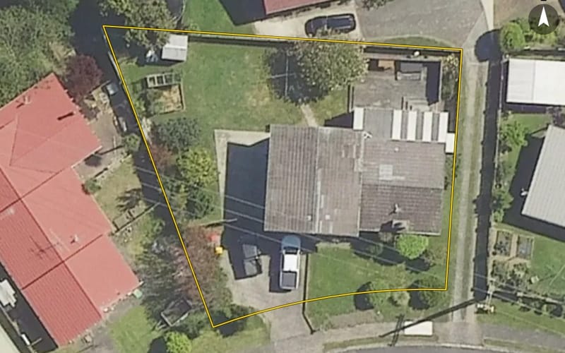 12 Saunders Place