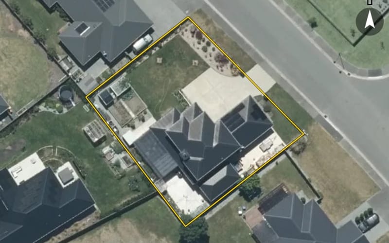 15 Whiteoak Grove