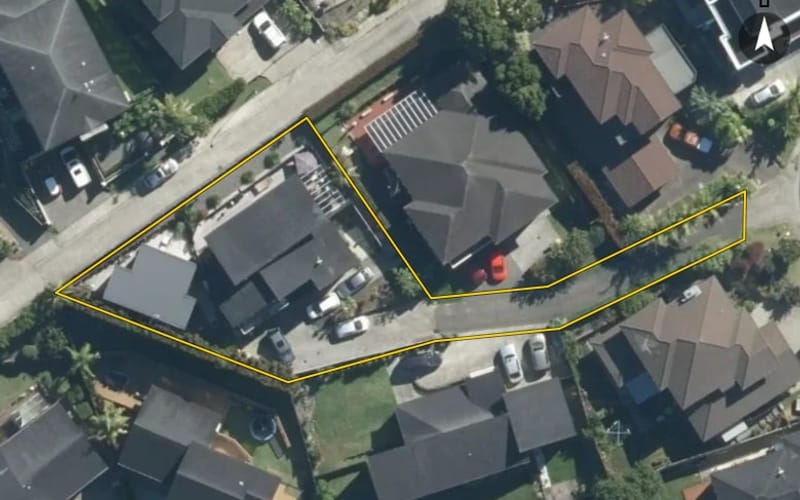 12 Hilton Close
