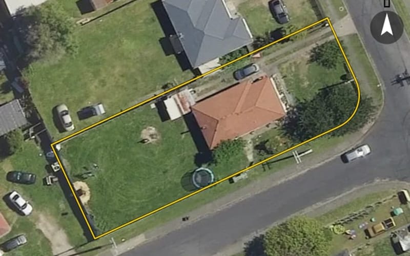 32 Meadowbank Crescent