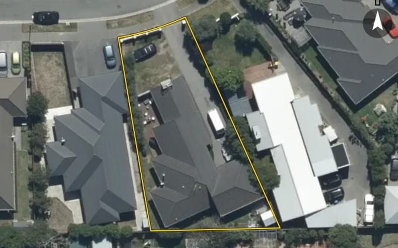10 Foresters Crescent