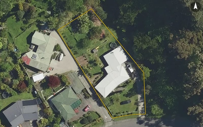 12 Russell Crescent