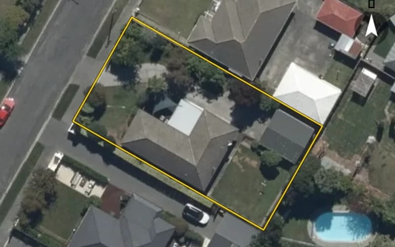 6 Bourne Crescent