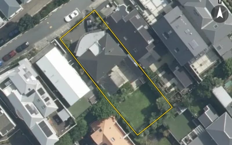 8 McFarlane Street