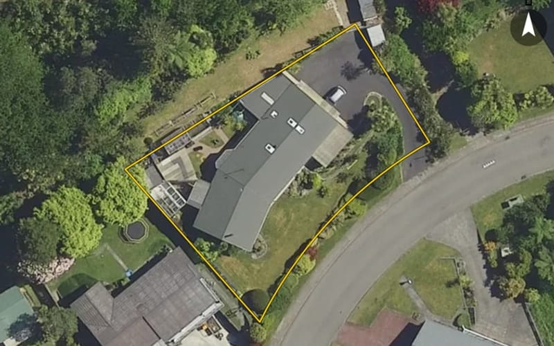 24 Russell Crescent