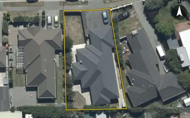 8 Foresters Crescent