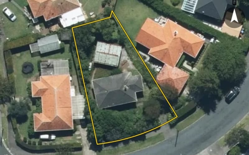 32 Tahapa Crescent
