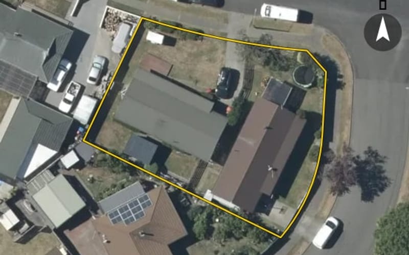 2 Perry Crescent