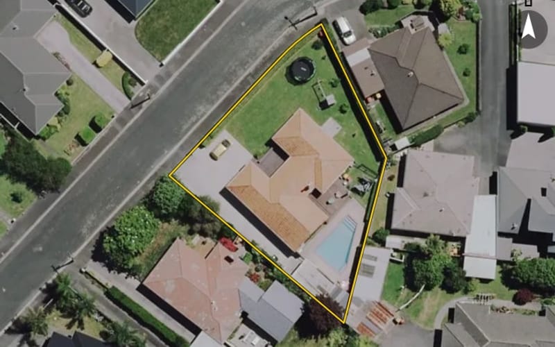 12 Minchin Crescent