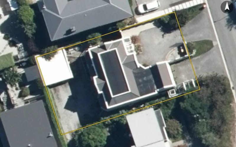 11 Yewlett Crescent