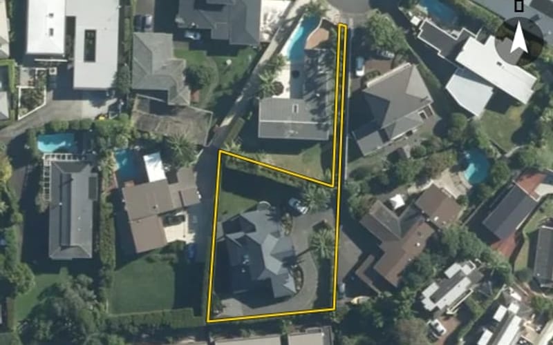 23 Stoneyroyd Gardens