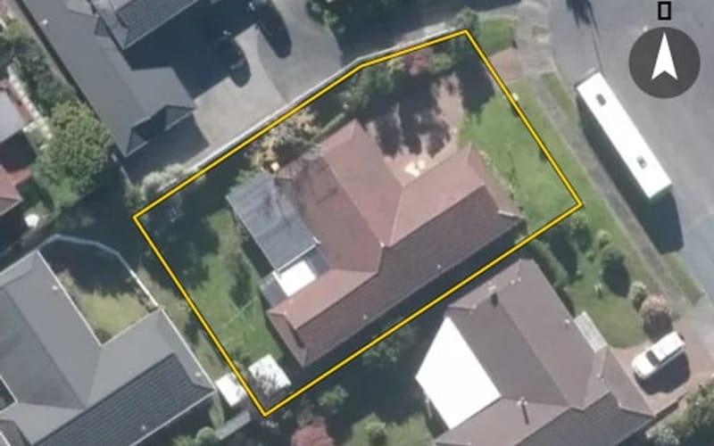 16 St Simon Place