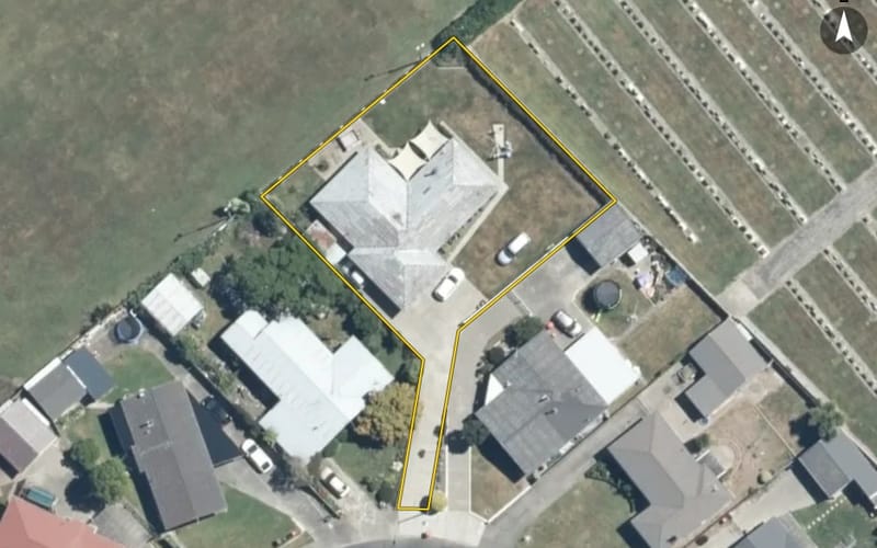 225 Sunnybank Crescent