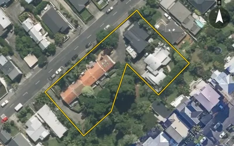20A Larchwood Avenue