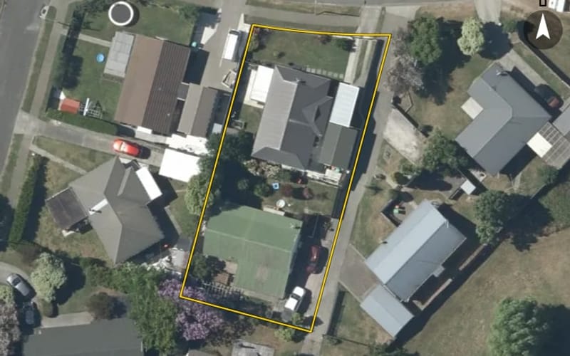 7 Perry Crescent
