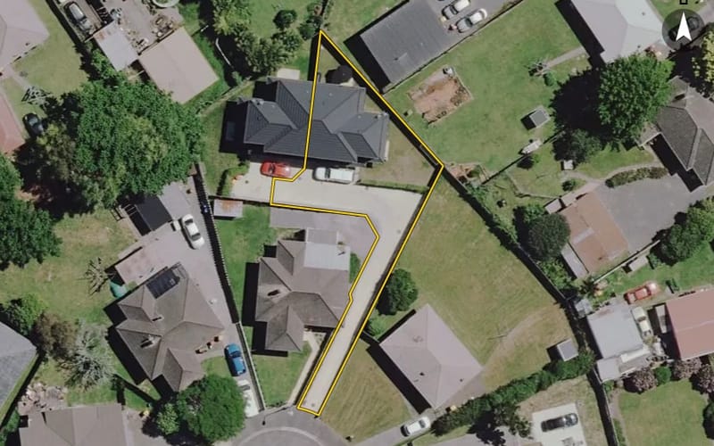 2/8 McPherson Place