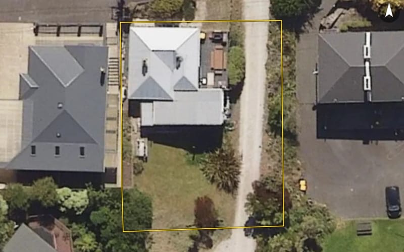 17 Slant Street