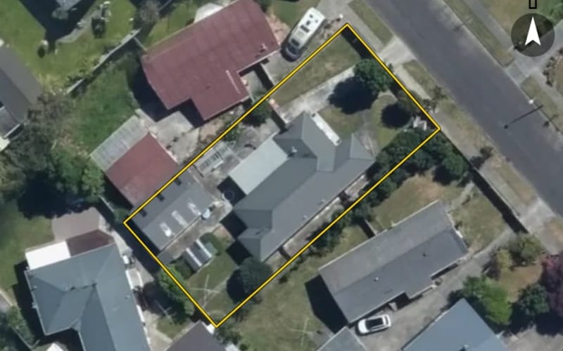 6 Leslie Avenue