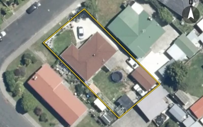 220 Sunnybank Crescent
