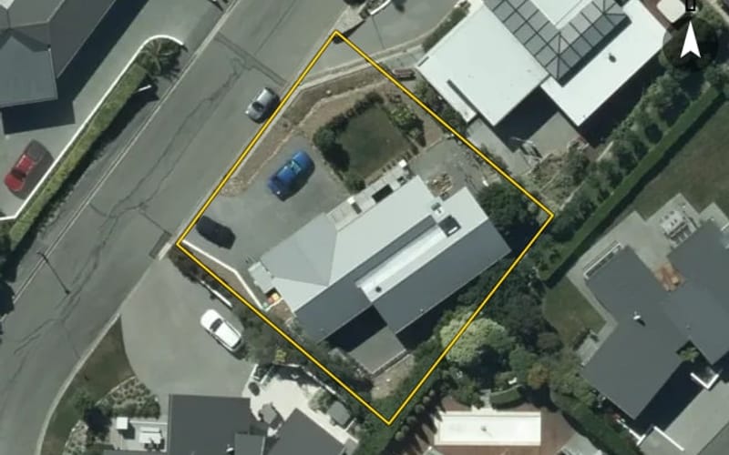 16 Omeo Crescent