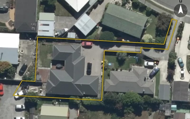 15B Beeston Place