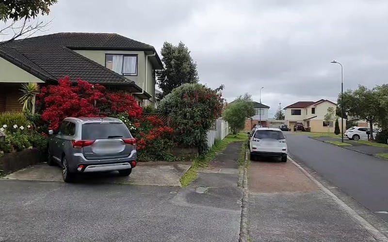 10 Lucienne Drive