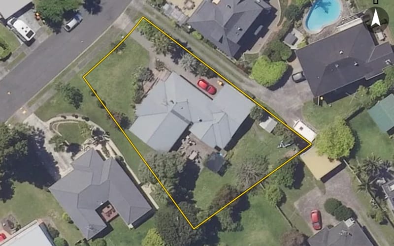 12 Maxine Place