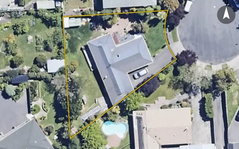 12 Carlyle Crescent