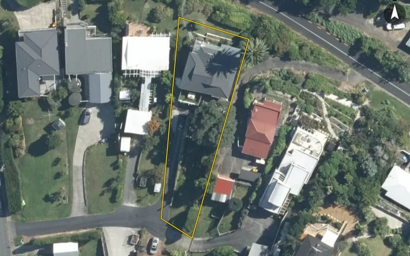 7 Carlton Crescent